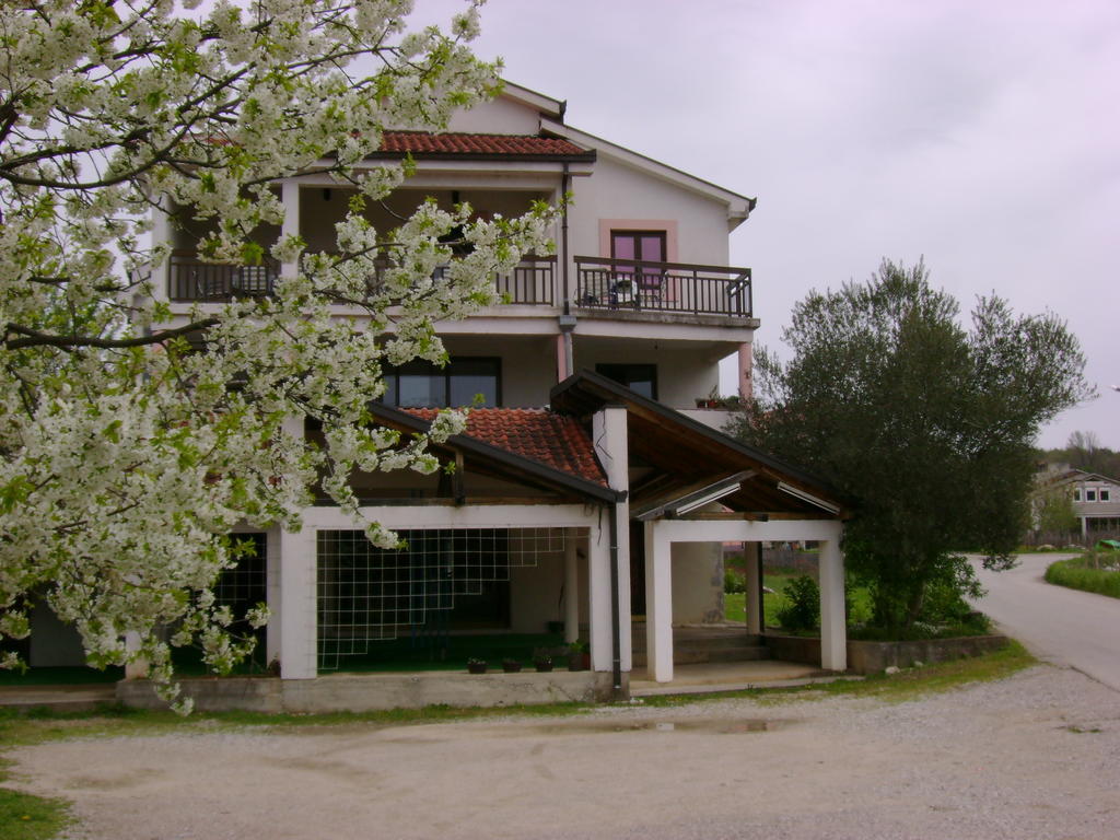Guest House Robi Medugorje Bagian luar foto