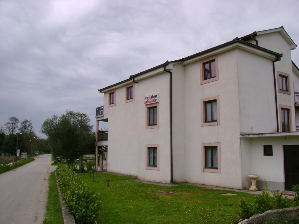 Guest House Robi Medugorje Bagian luar foto